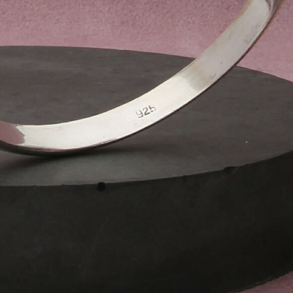 sterling silver vintage 5mm etched bangle bracelet size 5.5in - Picture 3 of 3